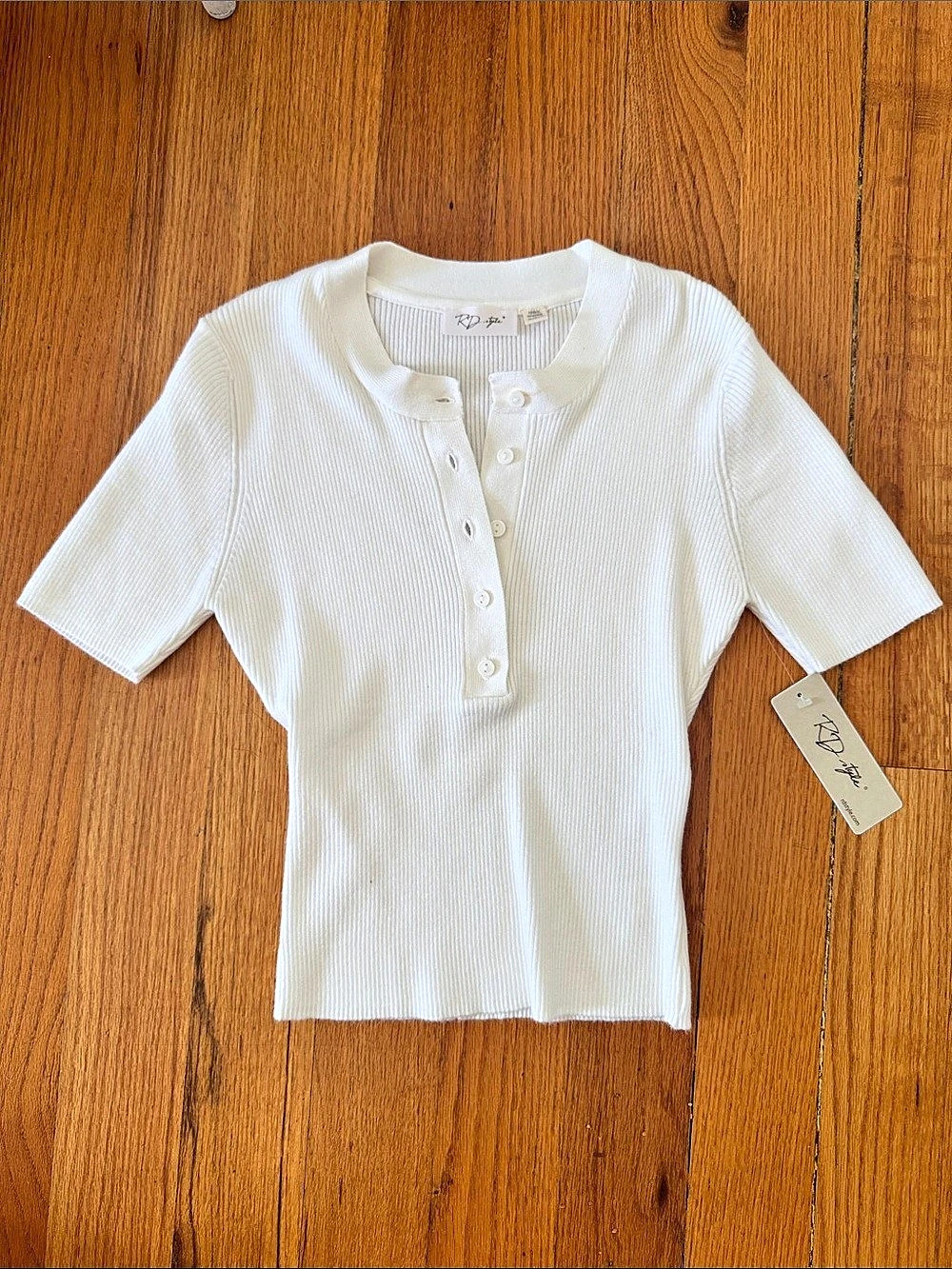 RD Style Ribbed Short Sleeve Top in White NWT
